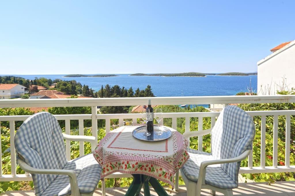 Apartment Stefani Хвар Екстериор снимка