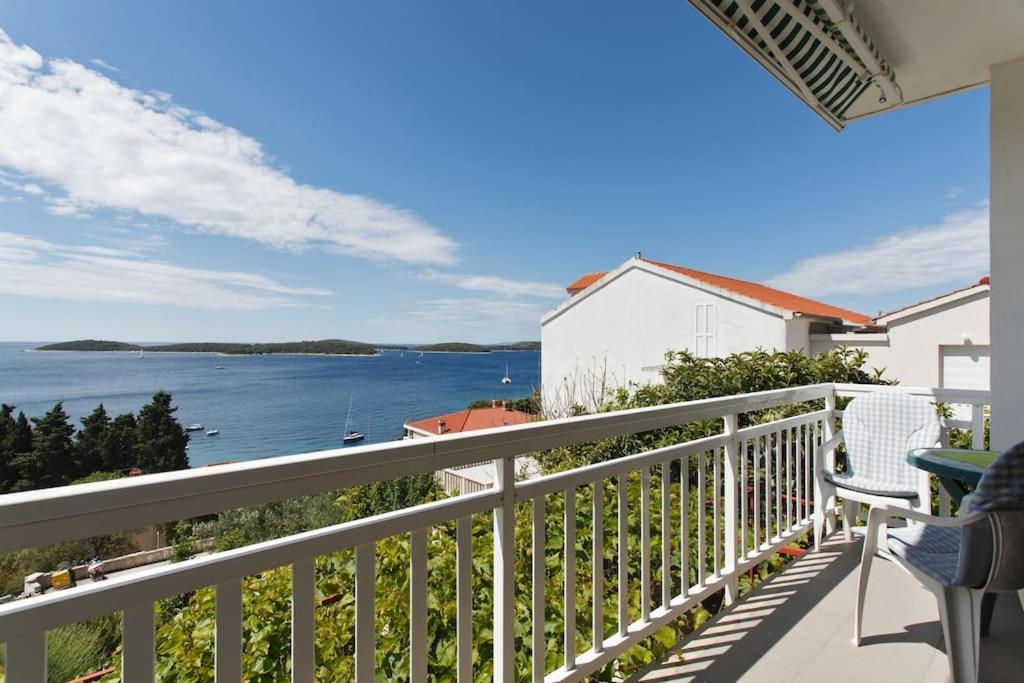 Apartment Stefani Хвар Екстериор снимка
